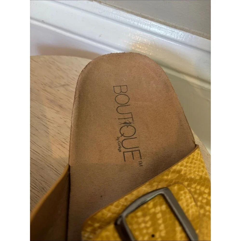 Corkys Womens Beach Babe Slip-on Adjustable Slide Sandal size 9 yellow